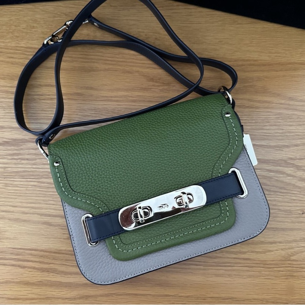 Coach Swagger Small Shoulder/Crossbody Pebble Leather 36255 Li/Stone